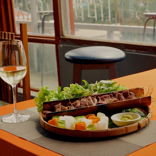 DElicious appetizer and wine